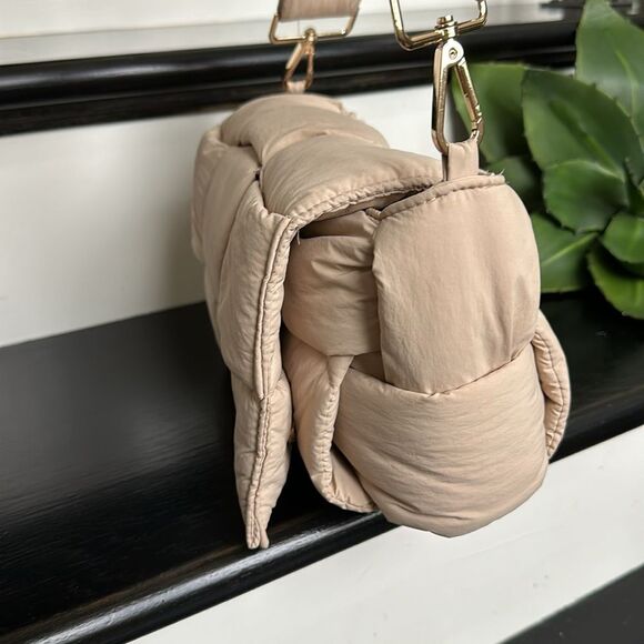 New puffer crossbody shoulder handbag purse neutral designer-look tan gold-tone - Picture 3 of 14